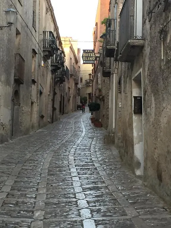 Affittacamere Al Duomo エーリチェ 0*,  イタリア