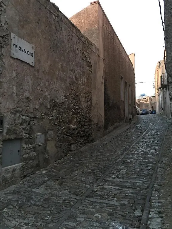 ゲストハウス Affittacamere Al Duomo エーリチェ